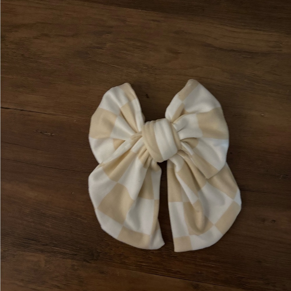 Cream and Tan Checkered Hair Bow